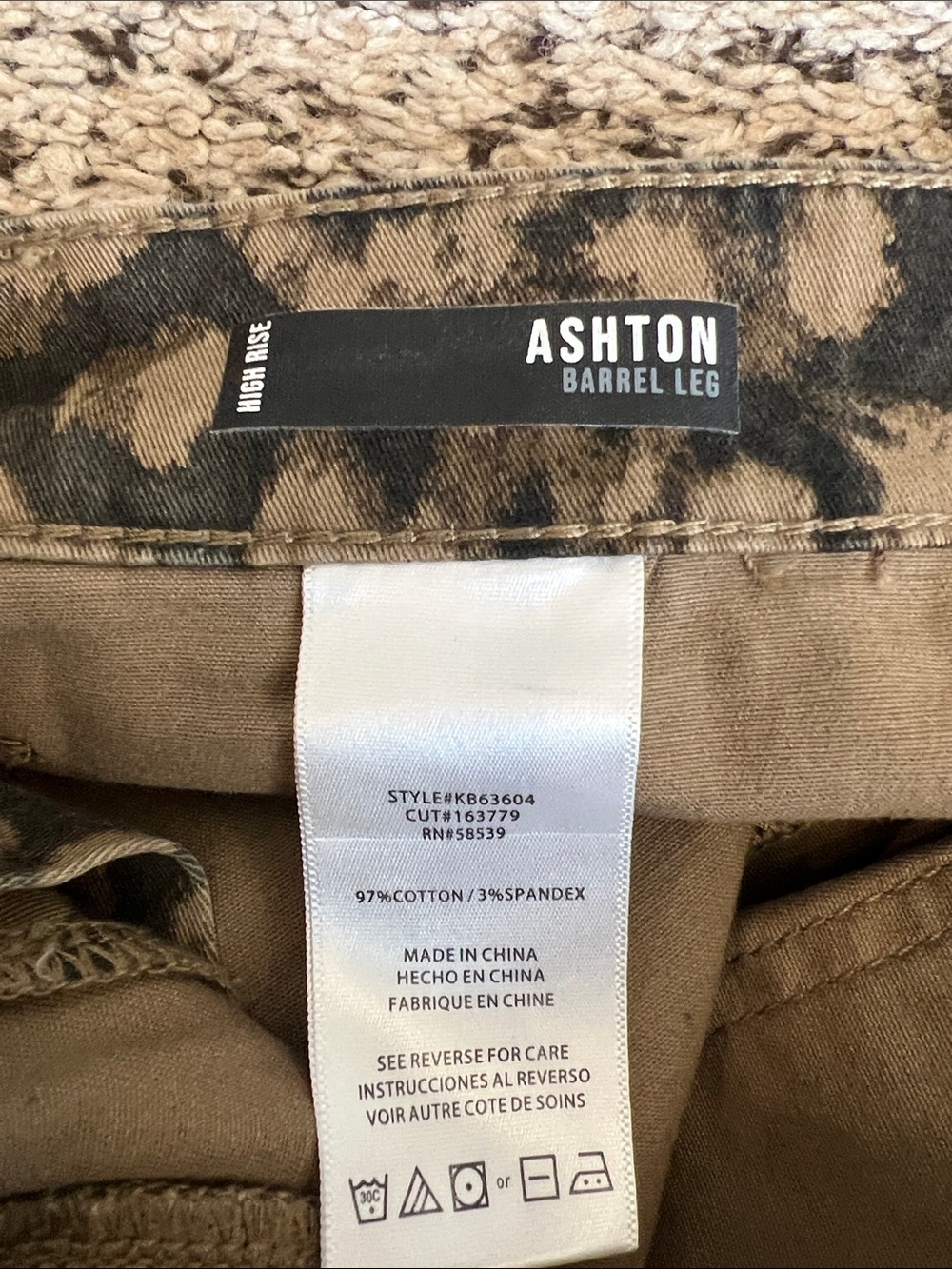 EUC Kut From The Kloth High Rise Ashton Barrel Leg Utility Pants. Size 2 - Picture 12 of 12